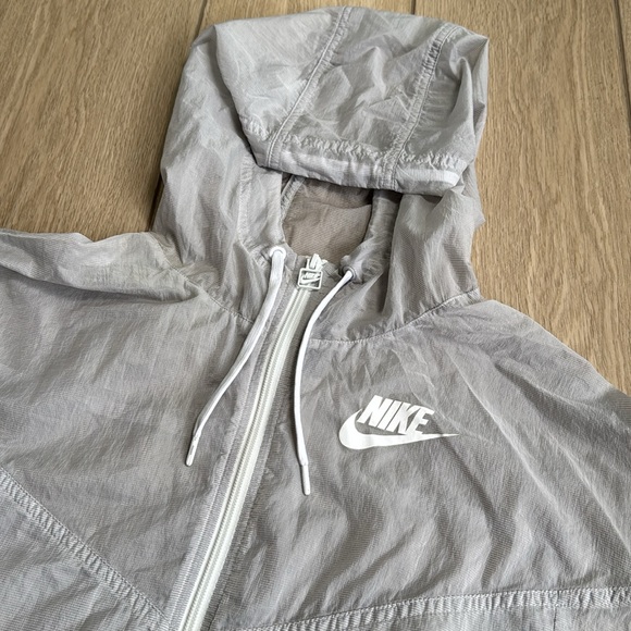 Women’s Nike Gray WindBreaker Zip Up Hooded Jacket Size XL - Picture 2 of 10